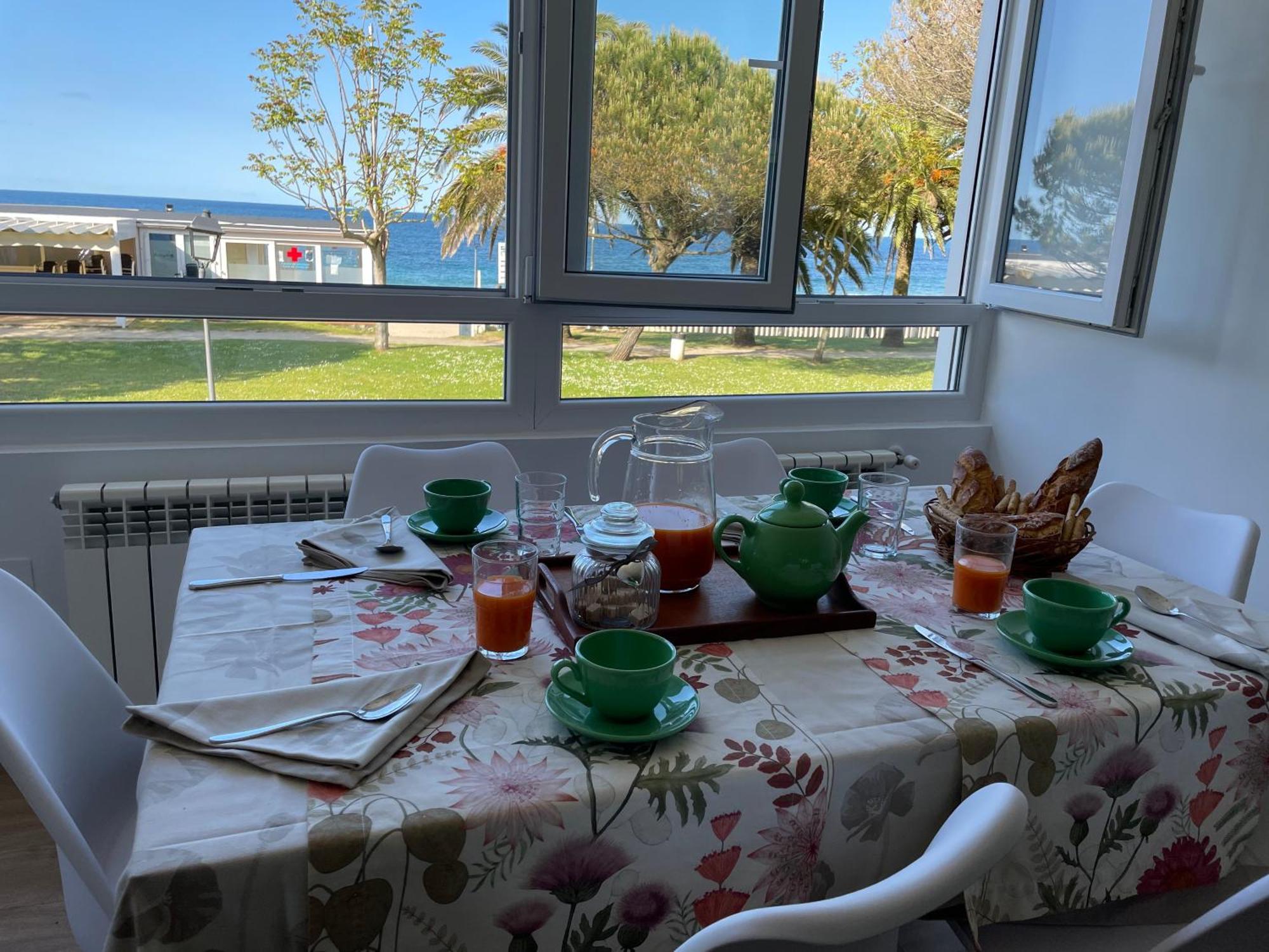 Apartamento Comillas Beach Екстериор снимка